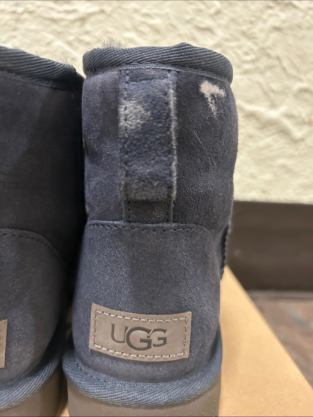Women’s MINI II UGG Navy Short Suede Boot with Plush Shearling Size 7 EXCELLENT - Picture 5 of 16